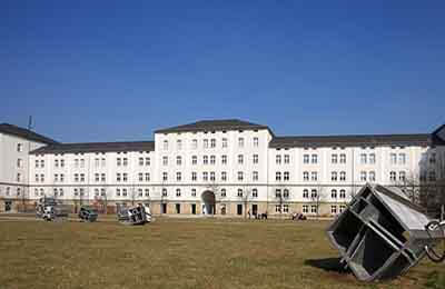 大學母語文化缺失的英語教育論文